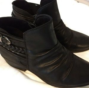 Womens Bare Traps Booties size 10. Worn once.